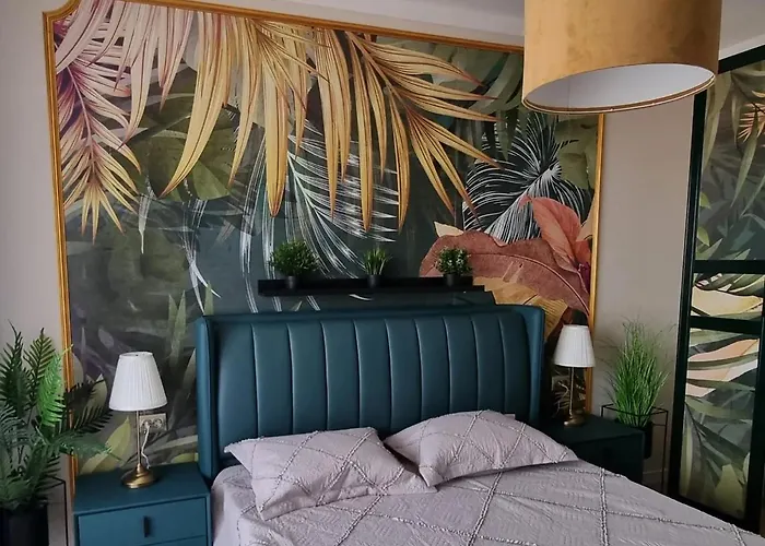 Golden Leaf, Swimming Pool View 拉夫达