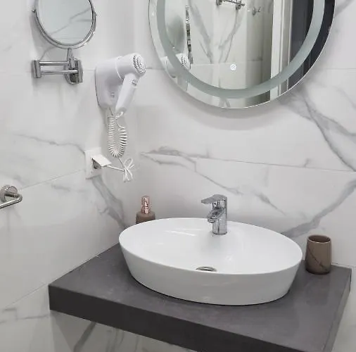 Golden Leaf, Swimming Pool View 公寓 拉夫达