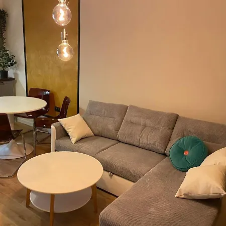 Golden Leaf, Swimming Pool View Apartman *