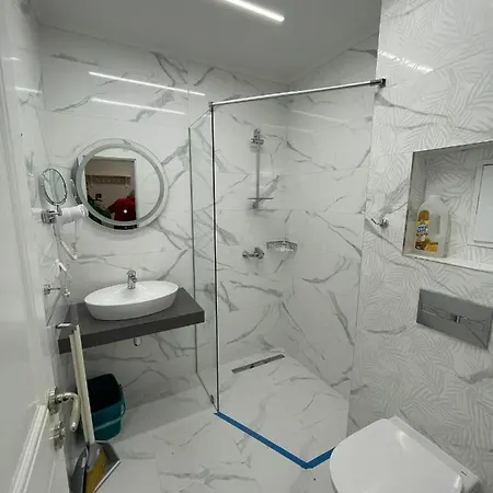 Golden Leaf, Swimming Pool View Apartman Ravda