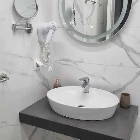 Golden Leaf, Swimming Pool View Apartman Ravda