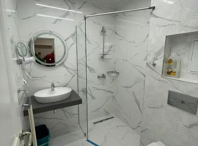 Golden Leaf, Swimming Pool View 公寓 拉夫达